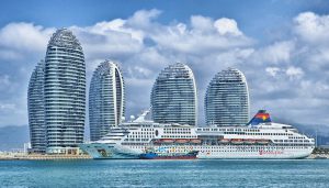 Hainan begins 100 projects at free trade port