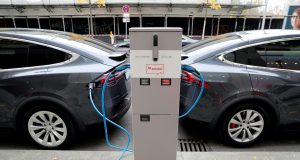 Battery Giants Face Skills Gap That Could Jam EV Transition