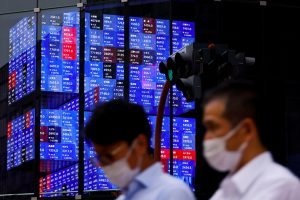 Nikkei Edges Up, While the Hang Seng, China Stocks Fall