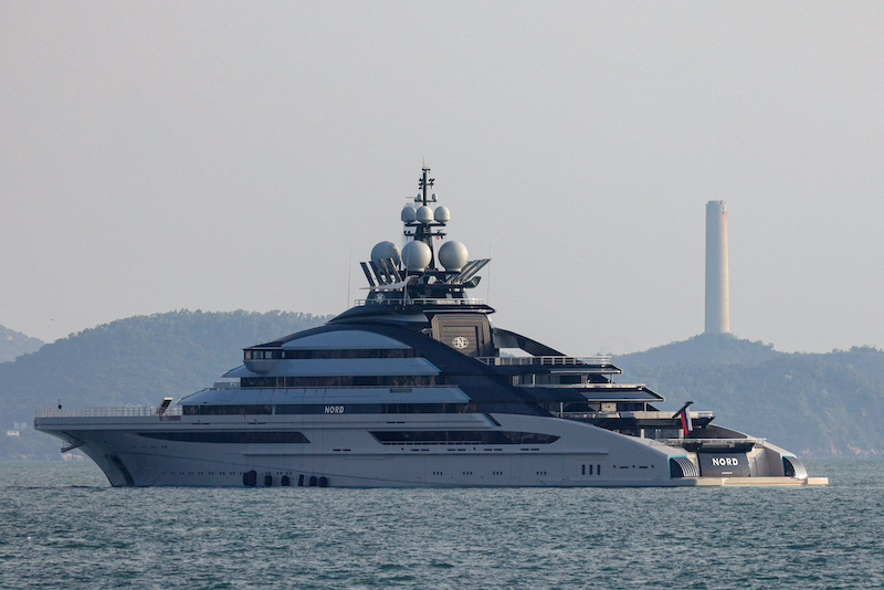 Hong Kong says it will take no action over yacht owned by Russian oligarch.