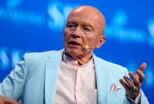 Billionaire Investor Mobius ‘Can’t Get His Money Out of China’