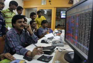 Indian Shares Fall While Hang Seng Rises, Asia Markets Dip