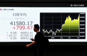 Tech Tensions Weigh on Nikkei, Policy Bets Boost Hang Seng