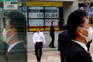 Hang Seng Gains as Poor Data Spurs Policy Bets, Nikkei Closed