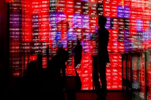 Nikkei Slides in Wake of IT Chaos, China Tech Lifts Hang Seng