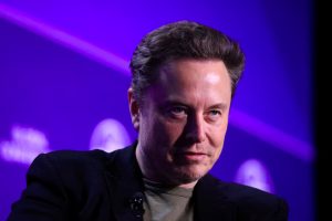 Conflicts of Interest Shroud Musk’s New ‘Cost Cutter’ Role – AP