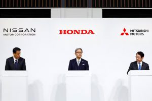 Honda, Nissan Start Merger Talks to Create $50bn Auto Giant