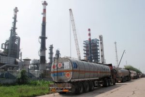 China’s Small Oil Refiners Shutting Down as Fuel Tax Cut